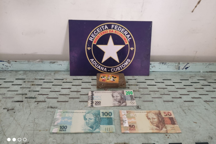 Dinheiro falso e haxixe são apreendidos no Aeroporto Internacional de Fortaleza
