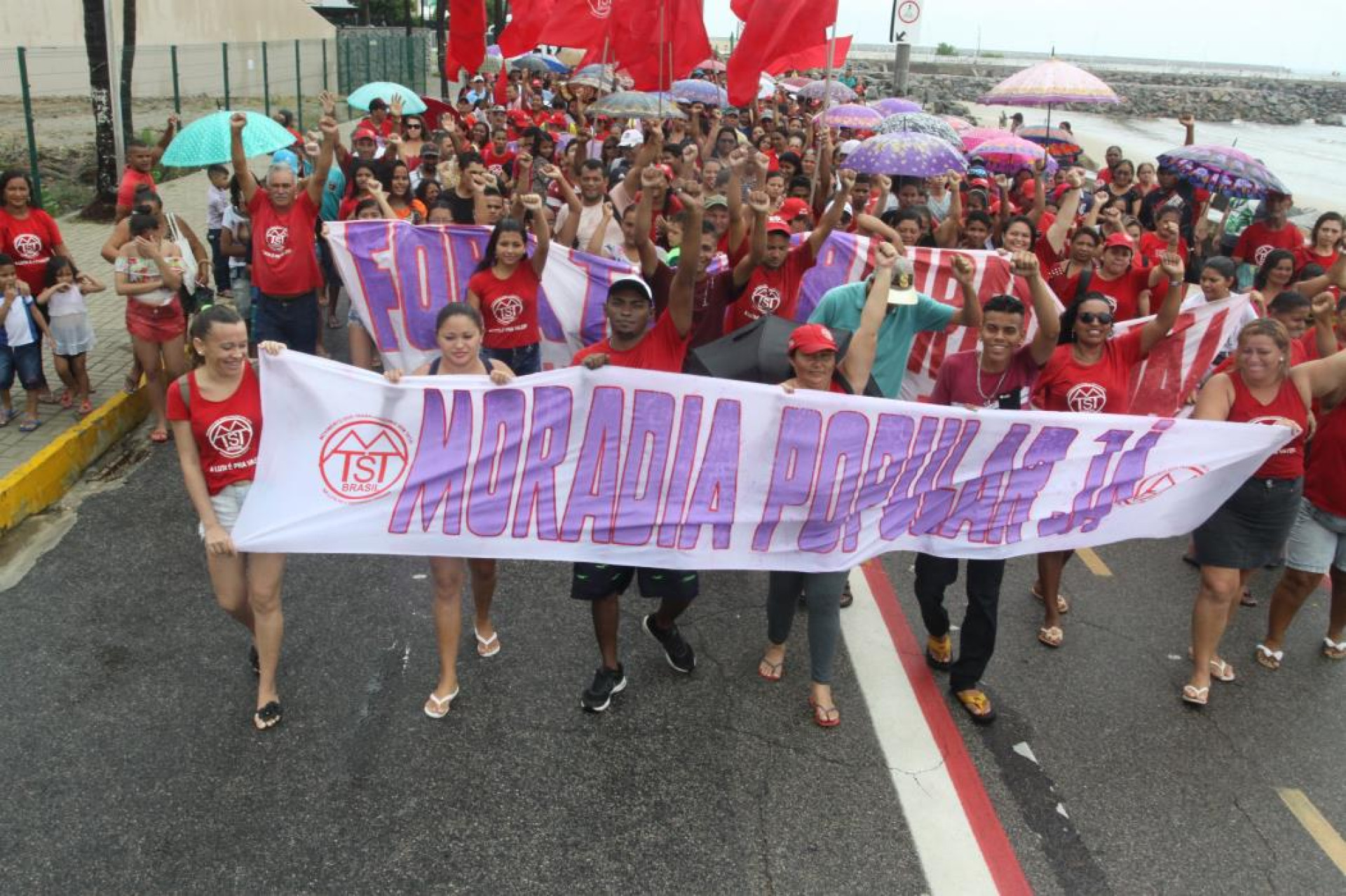 Movimentos como o MTST reivindicação uso de terrenos para novos lotes do Minha Casa Minha Vida (Foto: EVILÁZIO BEZERRA)