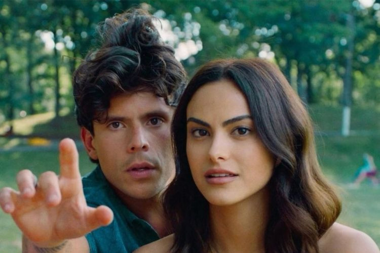 Camila Mendes e Camila Mendes são estrelas do musical 