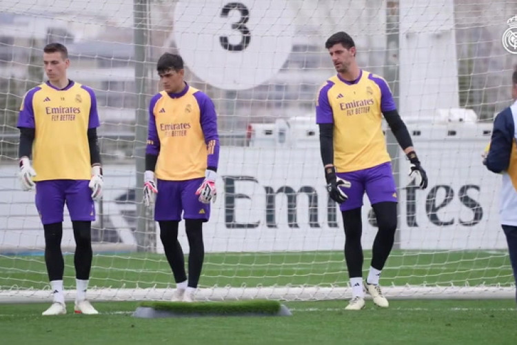 Courtois volta a treinar com o elenco do Real Madrid