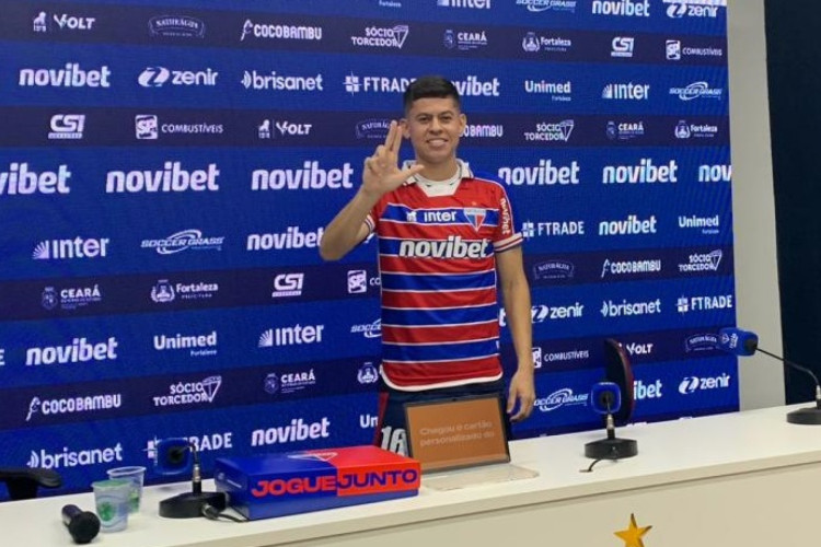 Matheus Rossetto foi apresentado no Fortaleza nesta quinta-feira, 29. 