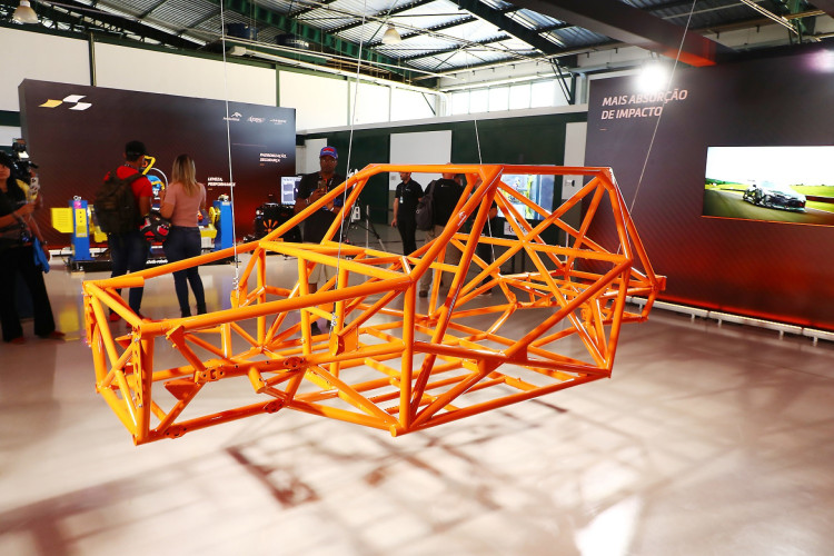 A produtora de aço criou soluções para a safety cage (gaiola de segurança) dos carros da geração 2025