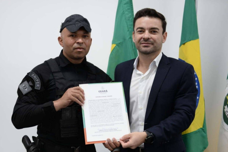 Atirador recebeu elogio e teve o trabalho reconhecido pelo secretário de Segurança Pública e Defesa Social, Samuel Elânio