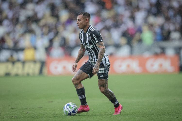 Atacante Vargas no jogo Vasco x Atlético-MG, no Maracanã, pelo Campeonato Brasileiro Série A 2023
