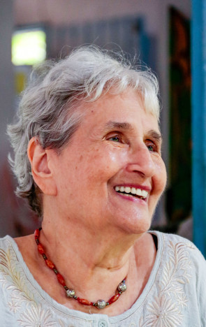 Efímia é uma das fundadoras do Instituto Ecocult, que trabalha a formação de mulheres das comunidades do Poço da Draga e da Graviola, na Praia de Iracema(Foto: Yuri Allen/Especial para O Povo)