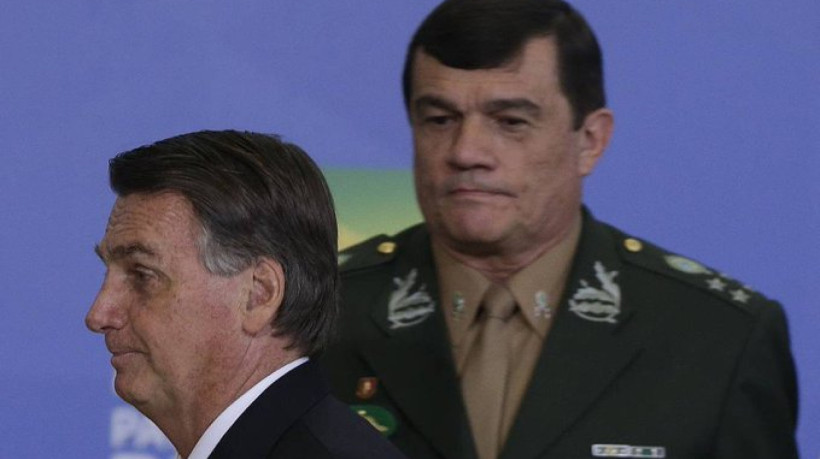 Jair Bolsonaro e o general Paulo Sérgio Nogueira
