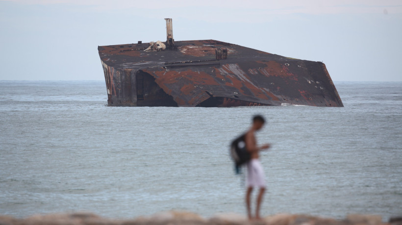 O navio encalhou em março de 1985, quatro décadas atrás