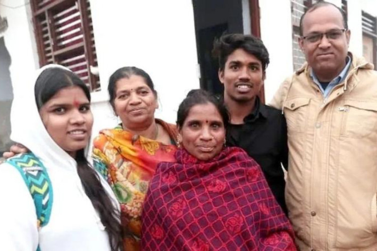 Na Índia, irmãos fogem de casa, se perdem e só conseguem reencontrar a família depois de 13 anos