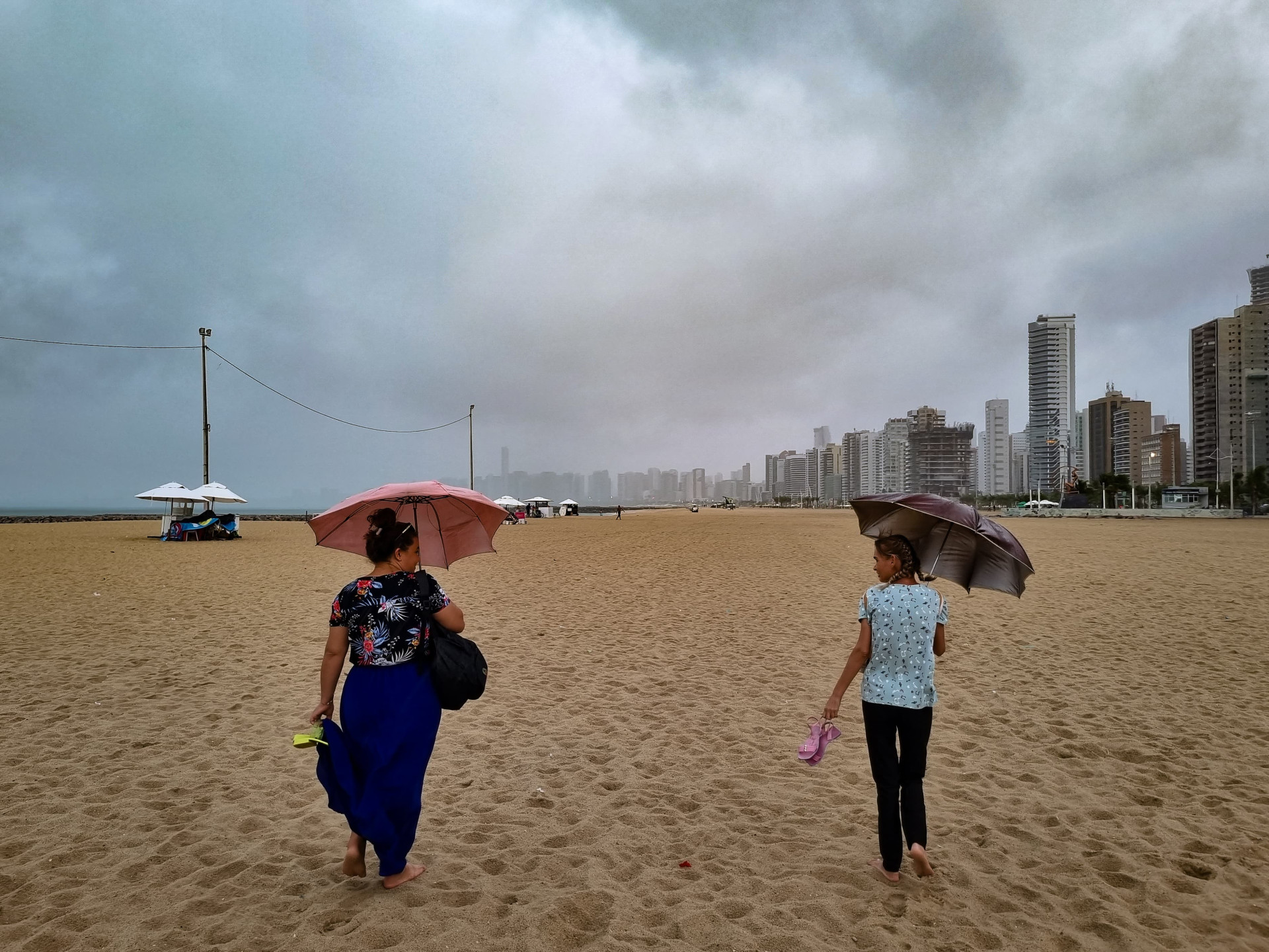 Fortaleza amanhece com chuvas nesta quarta-feira, 6