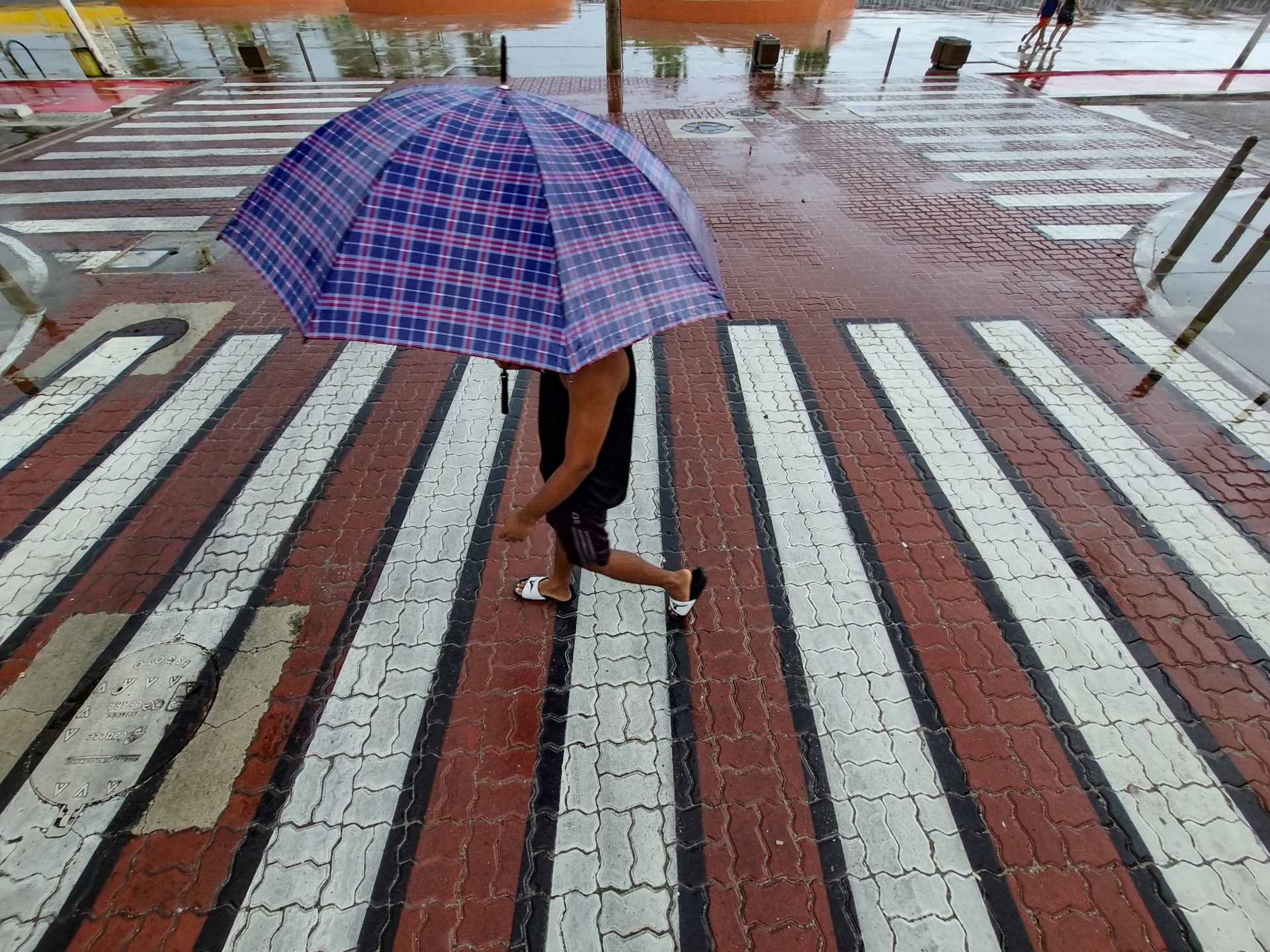 Fortaleza amanhece com chuvas nesta quarta-feira