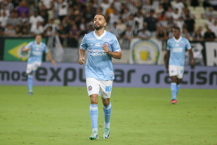 Caio Alexandre, volante do Bahia, em partida contra o Ceará, pela Copa do Nordeste 2024