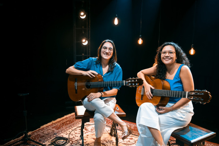 Rebeca Câmara e Theresa Rachel fazem show em homenagem ao Dia Internacional das Mulheres no Cineteatro São Luiz