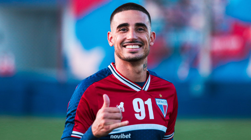 Atacante Thiago Galhardo em treino do Fortaleza no Centro de Excelência Alcides Santos, no Pici