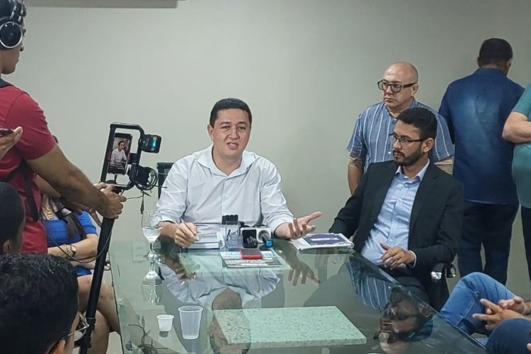 Glêdson Bezerra, prefeito de Juazeiro do Norte, concedeu entrevista coletiva sobre operação do MPCE