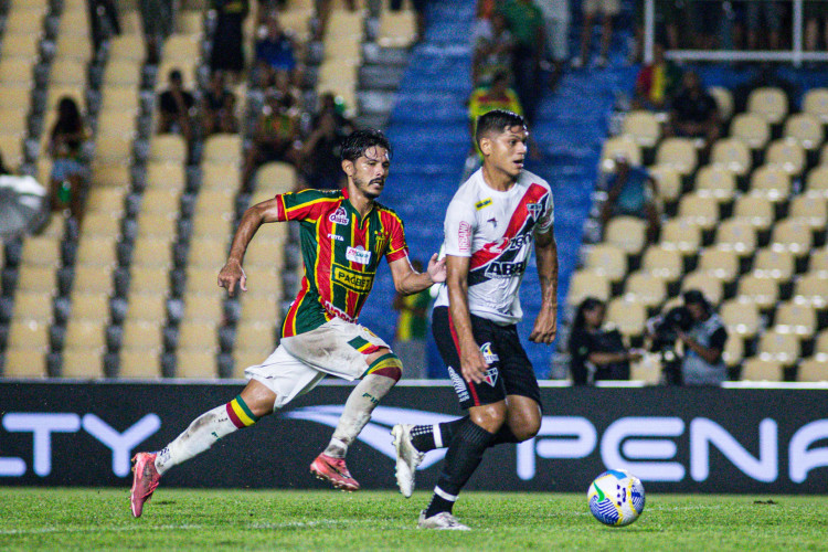 Ferroviário e Sampaio Corrêa se enfrentaram nesta quarta-feira, 13, pela segunda fase da Copa do Brasil. 