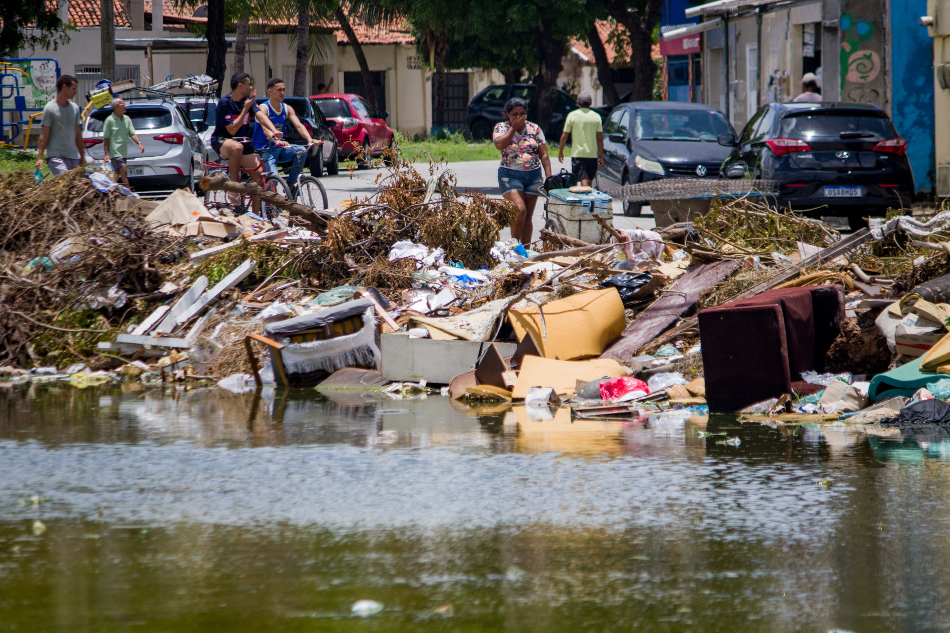 ￼Água parada no bairro Ellery aumenta risco de proliferação do Aedes aegypti