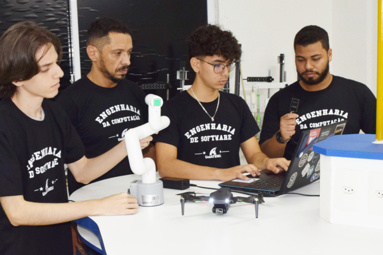 Os cursos de Engenharia de Software e Engenharia da Computação são ofertados nas modalidades presencial e EaD 