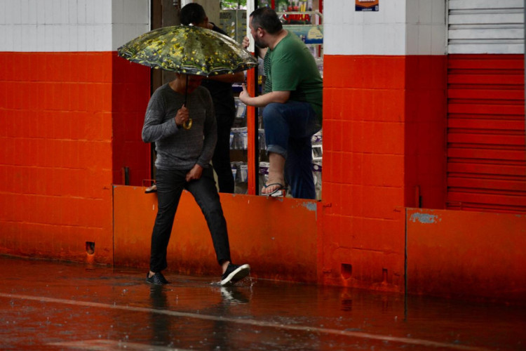Fortaleza tem maior chuva do mês nesta sexta-feira, 15
