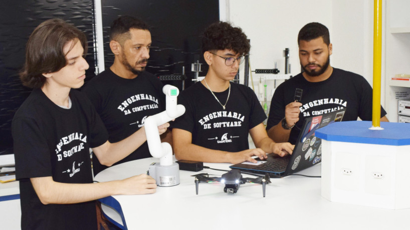 Os cursos de Engenharia de Software e Engenharia da Computação são ofertados nas modalidades presencial e EaD  