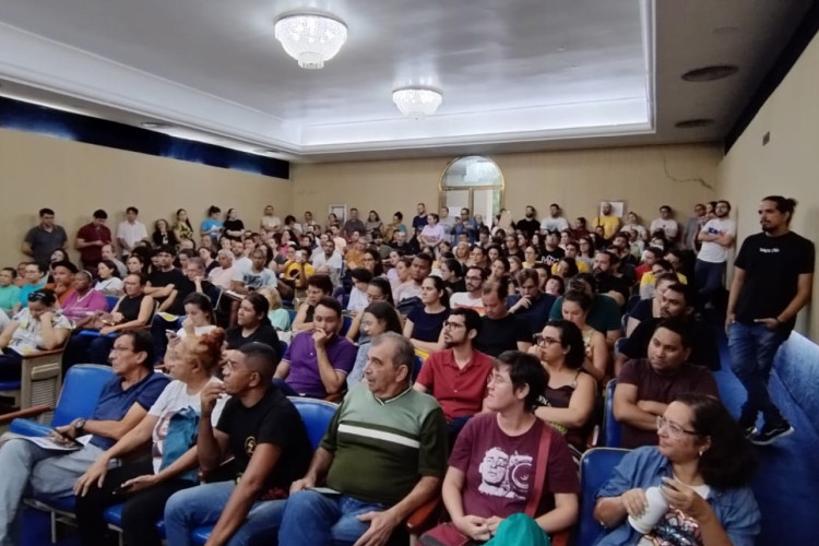Servidores das universidades federais do Ceará deflagraram a greve na sexta-feira, 15