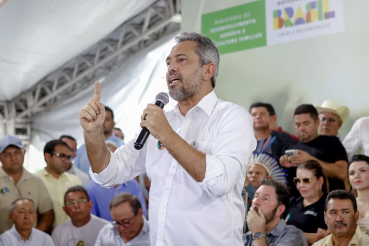 Elmano de Freitas, governador do Estado do Ceará, terá que dialogar com aliados para tentar chegar a consensos na esteira de disputas municipais nas eleições de 2024