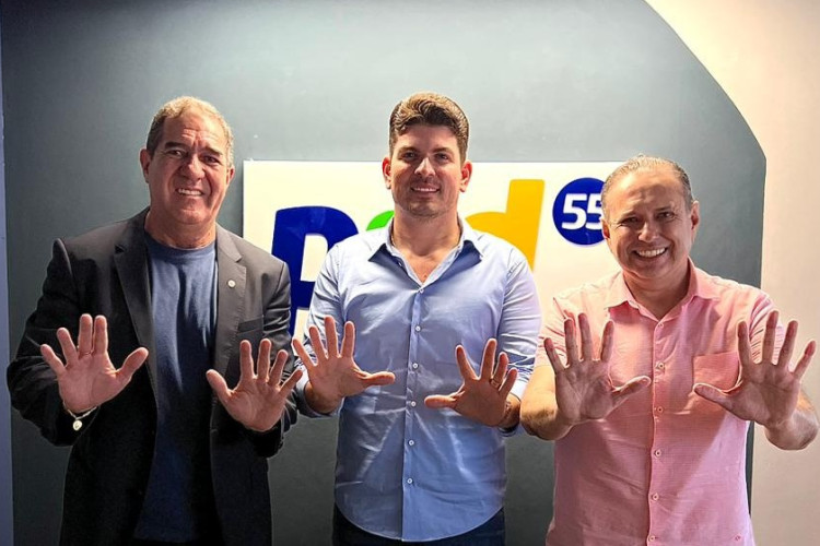 Bruno da Madeireira (PSD) é pré-candidato à Prefeitura de Maracanaú. O anúncio foi feito junto do presidente do partido a nível estadual, Domingos Filho, e a nível municipal, o deputado federal, Luiz Gastão