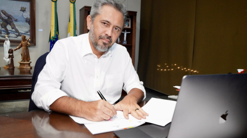 O governador Elmano homologou concurso com mais de 100 vagas para sistema socioeducativo