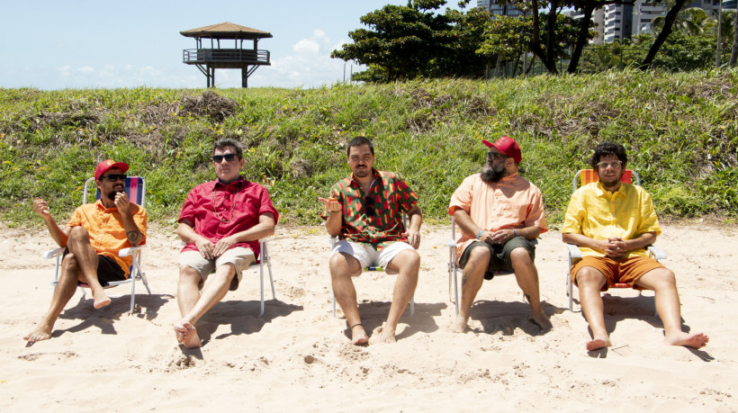 Banda pernambucana Mombojó faz show gratuito na Casa de Antônio Conselheiro, em Quixeramobim