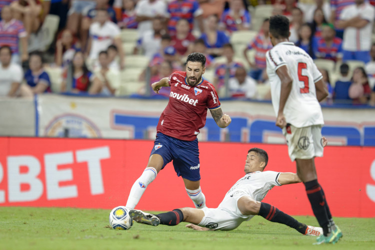 FORTALEZA, CEARÁ,  BRASIL- 23.03.2024: Fortaleza x Vitória na Arena Castelão,  pela Copa do Nordeste. (Foto: Aurélio Alves