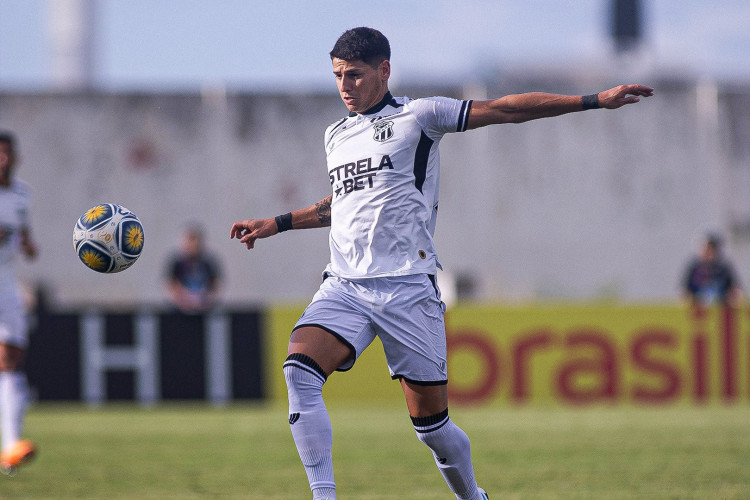 Facundo Barceló é o goleador do Vovô na Série B