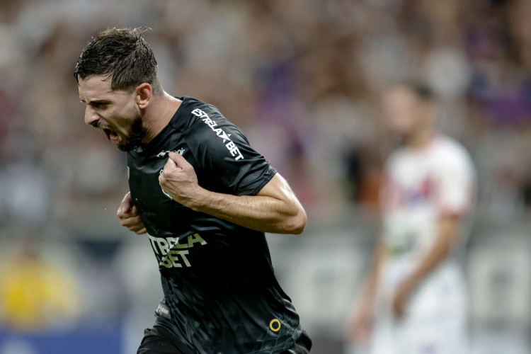 Facundo Castro comemora gol pelo Ceará. Vovô e Itabaiana se enfrentaram na Arena Castelão pela oitava rodada da fase de grupos da Copa do Nordeste. 