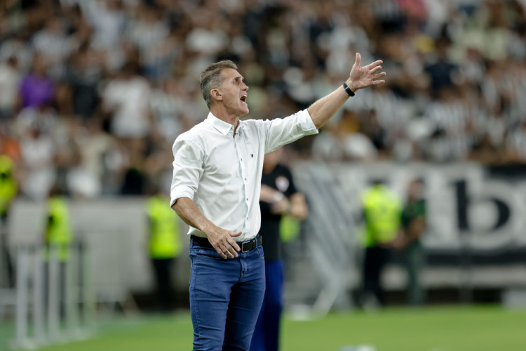 Vagner Mancini comanda Ceará diante do Itabaiana, pela Copa do Nordeste, na Arena Castelão.