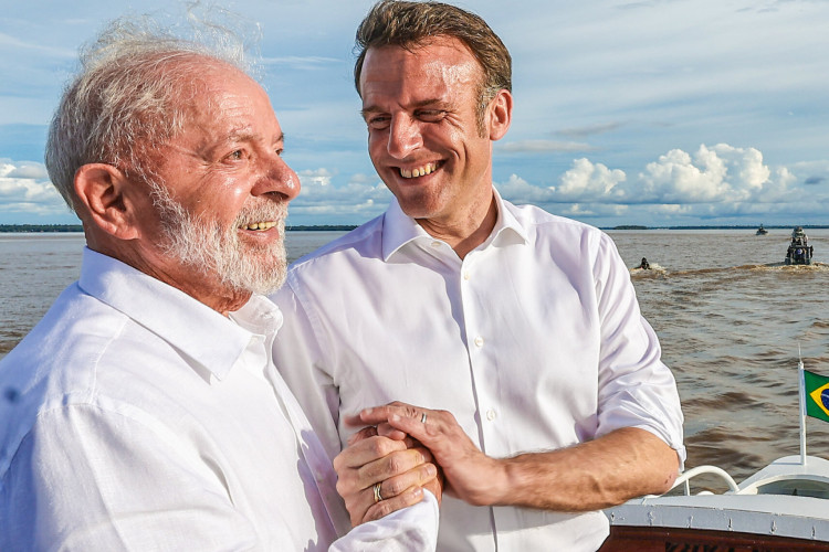 Registros de Macron e Lula chamaram a atenção dos internautas