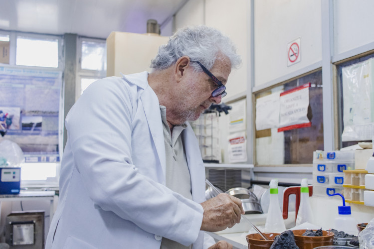 O professor pesquisador Luiz Drude de Lacerda integra a Academia Brasileira de Ciências  O professor pesquisador Luiz Drude de Lacerda integra a Academia Brasileira de Ciências