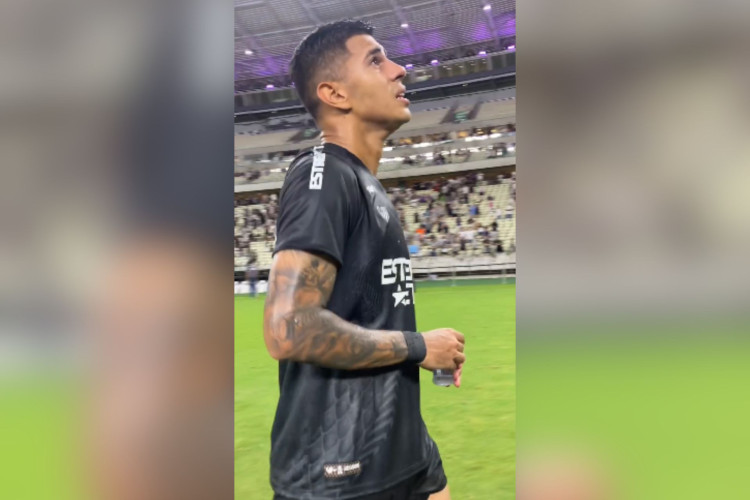 O atleta de 21 anos se emocionou ao final da partida ao lembrar de sua mãe, que faleceu em junho de 2022