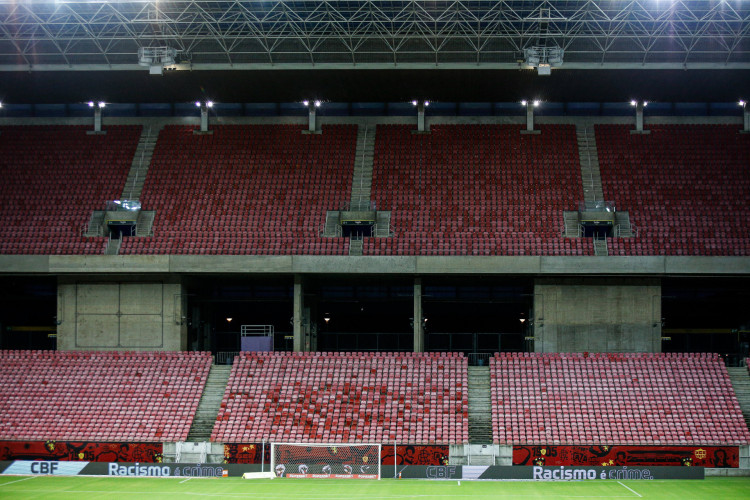 Cadeiras vazias da Arena de Pernambuco no jogo Sport x Murici pela Copa do Brasil 2024 