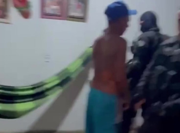 Jovens gravaram a abordagem policial que denunciaram como truculenta na noite dessa sexta-feira em Lavras da Mangabeira 