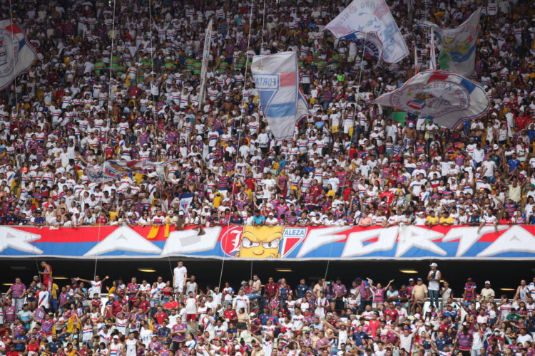 Torcida do Fortaleza faz a festa no primeiro jogo da final do Campeonato Cearense