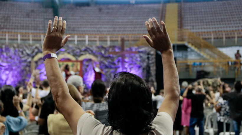 Retiro da Comunidade Cat&oacute;lica Shalom no Gin&aacute;sio Paulo Sarasate, durante o carnaval 2024