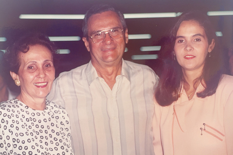 Silene Gurgel com os pais, Silene e Célio, que são seus heróis(Foto: Arquivo pessoal Silene Gurgel)