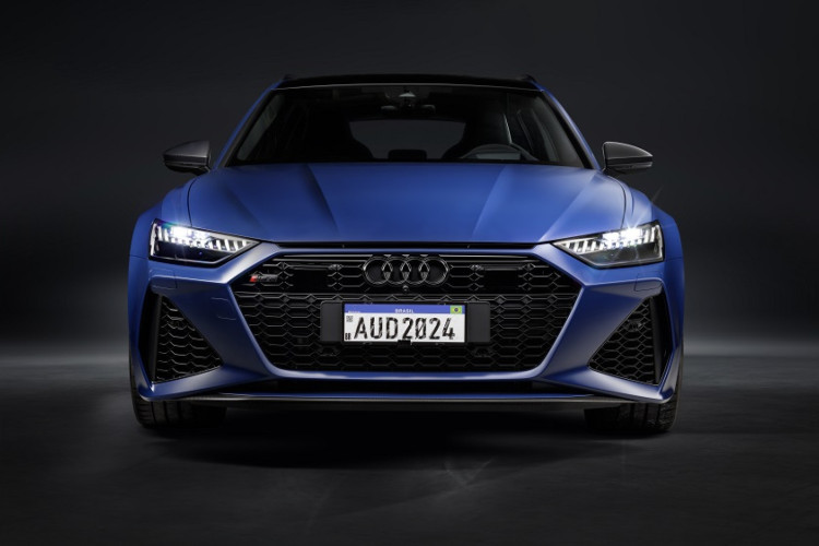 Apenas 15 unidades do novo Audi RS 6 Avant performance pisaram em solo nacional, com valor sugerido de R$ 1.213.990,00 
