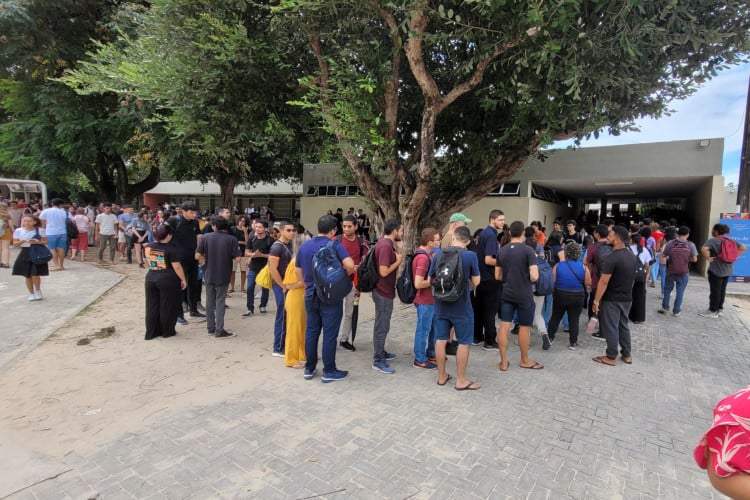 Restaurante Universitário (RU) do campus do Pici registra filas mais longas e alunos reclamam da quantidade de alimentação disponível