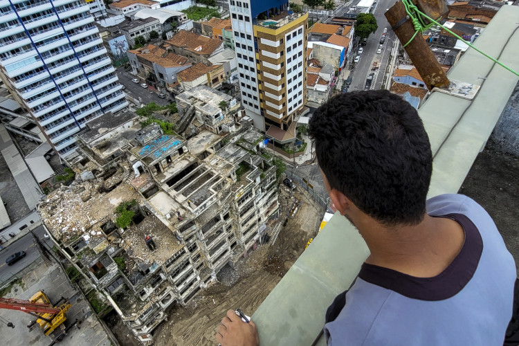  30 dias do início da demolição do Edfício São Pedro