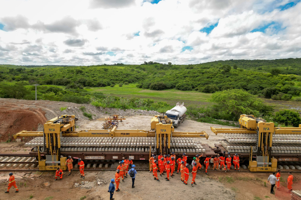 Iguatu, CE, BR  05.04.24 - Trecho em obras da ferrrovia transnordestina no munic&iacute;pio de Iguatu