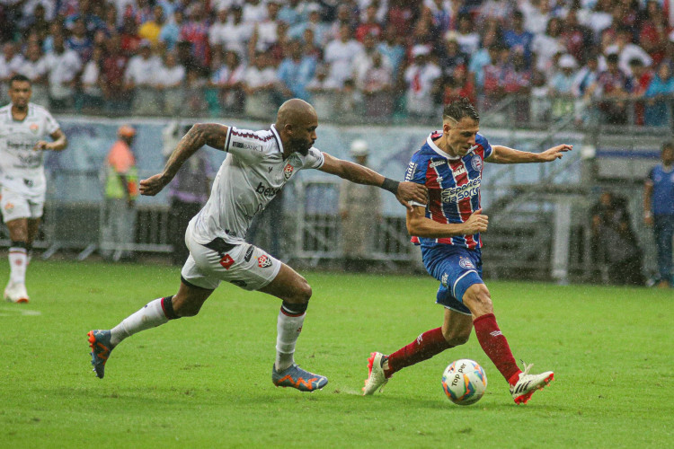 Lance do jogo Bahia x Vitória, na Fonte Nova, pela final do Campeonato Baiano 2024
