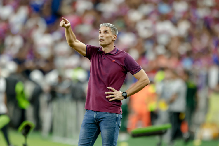 FORTALEZA, CEARÁ,  BRASIL- 06.04.2024: Vojvoda. Ceará x Fortaleza na Arena Castelão,  pela final do campeonato cearense. (Foto: Aurélio Alves
