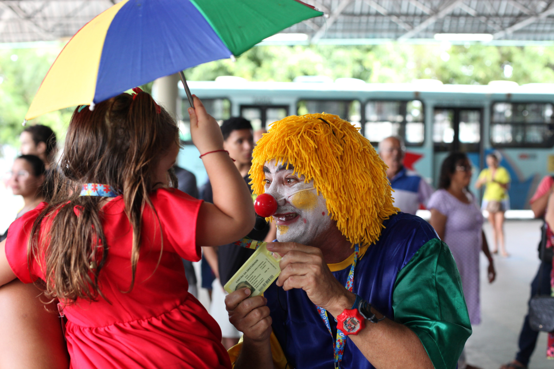 Campanha de conscientização sobre direitos das pessoas do autismo será realizada durante todo o ano nos terminais de Fortaleza