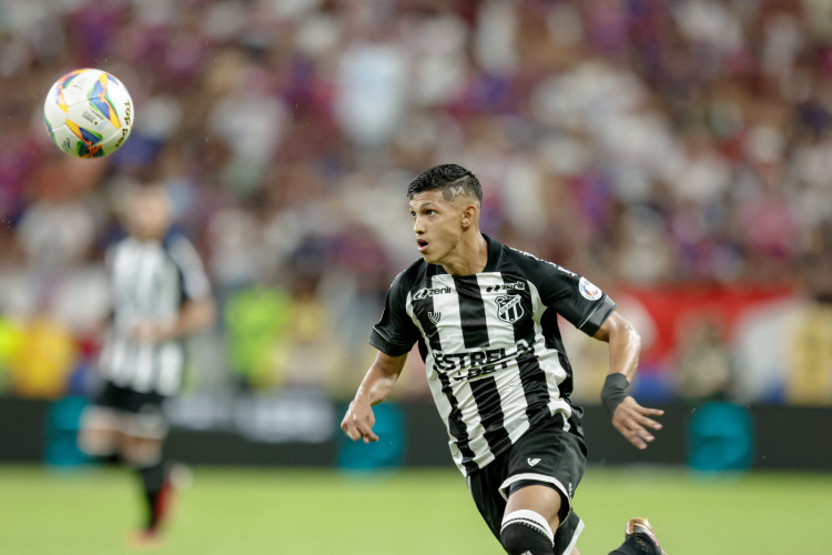 Pulga volta a estar à disposição para atuar