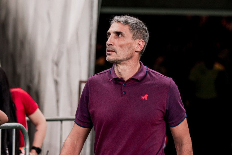 Após o Leão ser pressionado no primeiro tempo, o argentino comentou que ele e sua equipe técnica fizeram os apontamentos necessários no intervalo para mudar a situação. Os resultados surgiram logo nos primeiros minutos da etapa complementar
