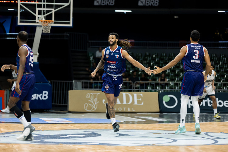 Carcalaion tenta vitória fora de casa